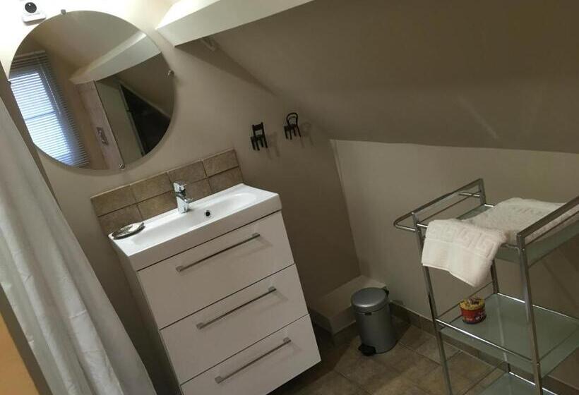 חדר משפחתי, L Atelier Et Apres