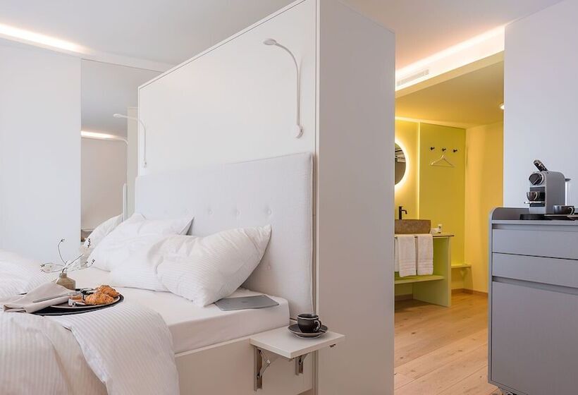 豪华房间, Neuro Campus