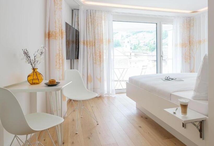 豪华房间, Neuro Campus