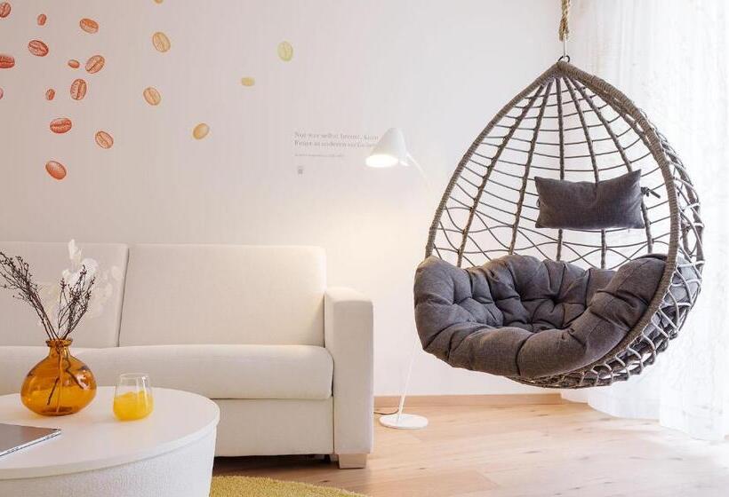 豪华房间, Neuro Campus