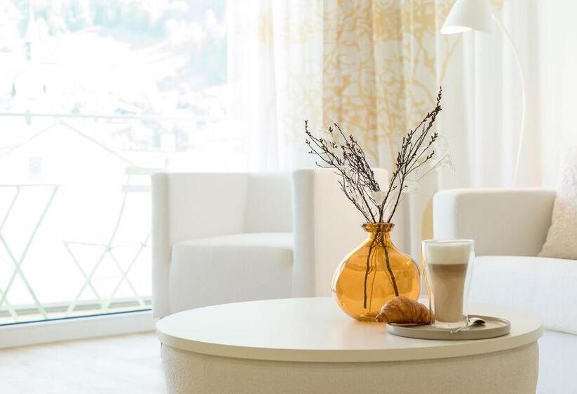 标准工作室, Neuro Campus