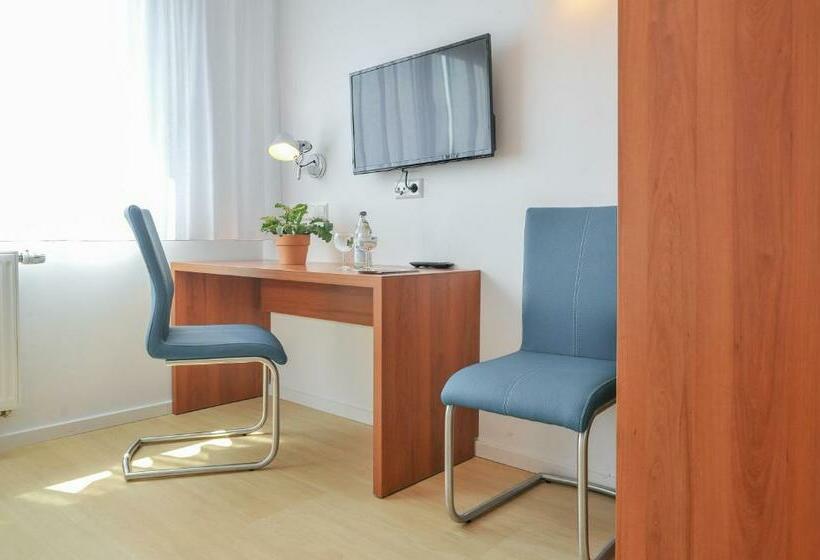 Standard Yhden Hengen Huone, Gästehaus Abz Stuttgart