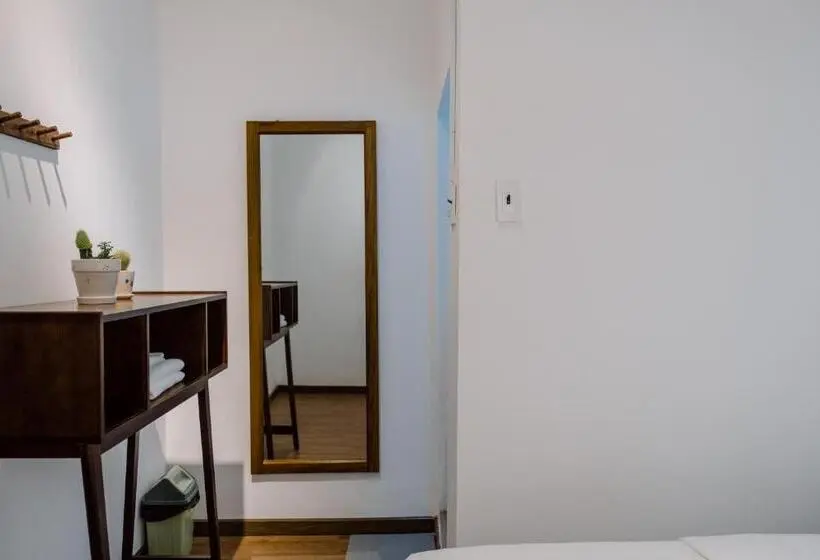 اتاق استاندارد چهار تخته, Laé Hostel