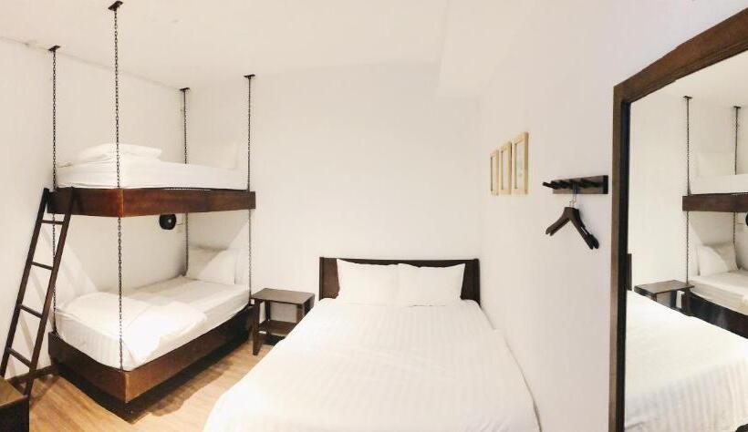 اتاق استاندارد چهار تخته, Laé Hostel