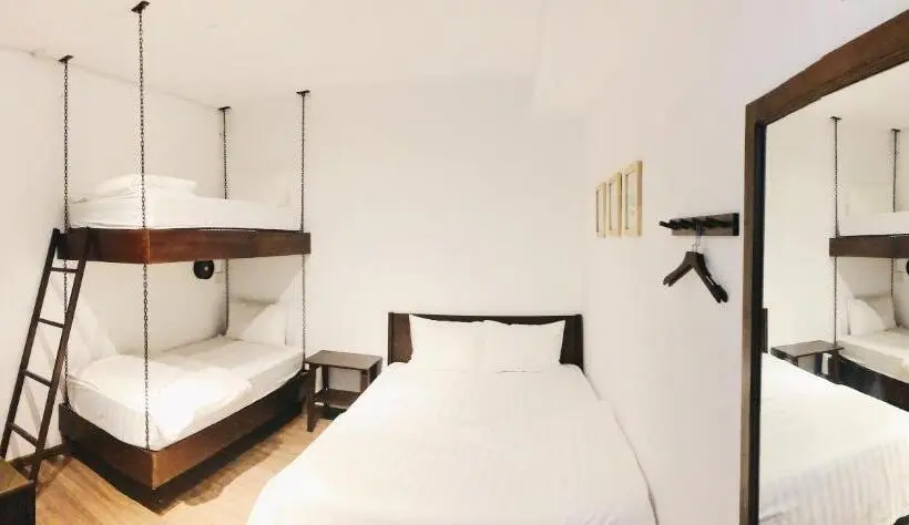 اتاق استاندارد چهار تخته, Laé Hostel