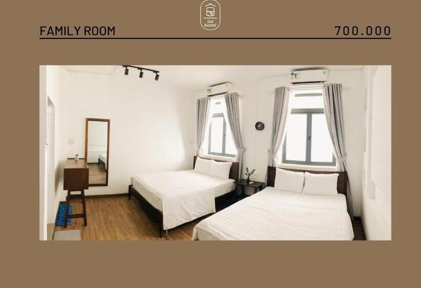 اتاق خانوادگی, Laé Hostel