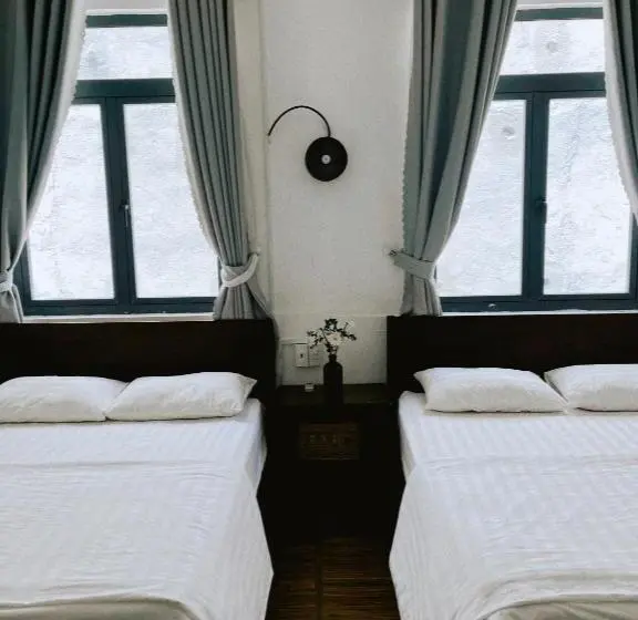اتاق خانوادگی, Laé Hostel