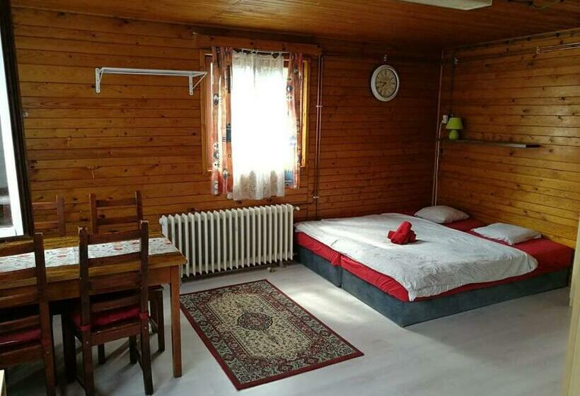 标准间, Chata U Kostela