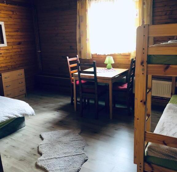 四人标准间, Chata U Kostela