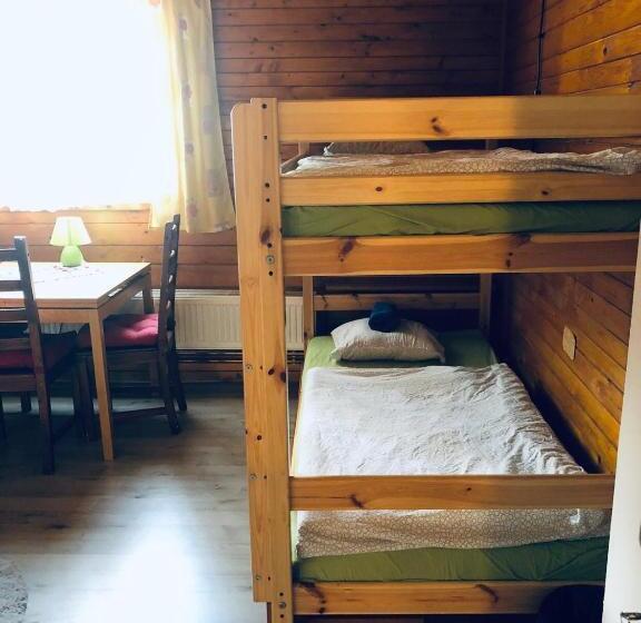 四人标准间, Chata U Kostela