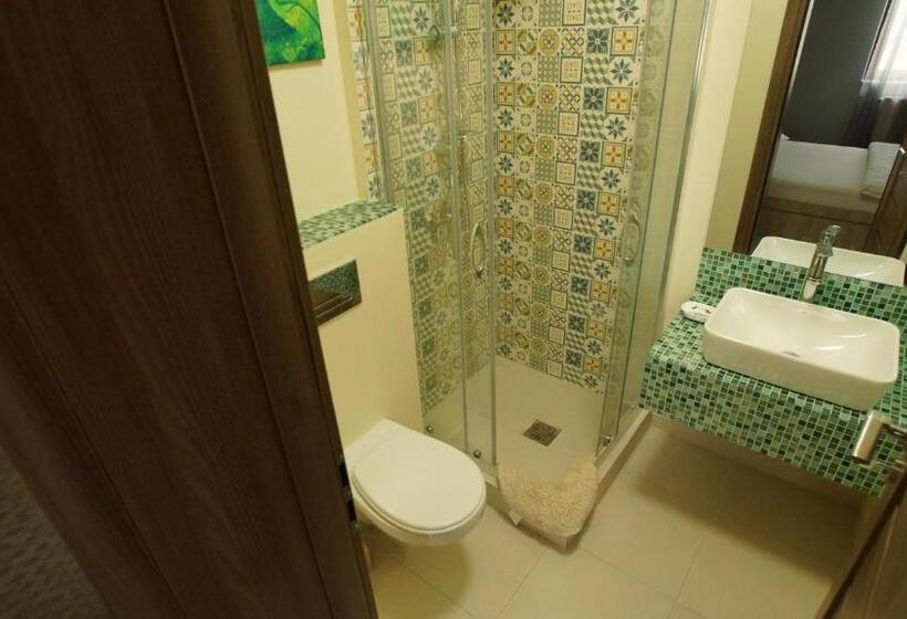 Chambre Deluxe, Vila Fara Nume