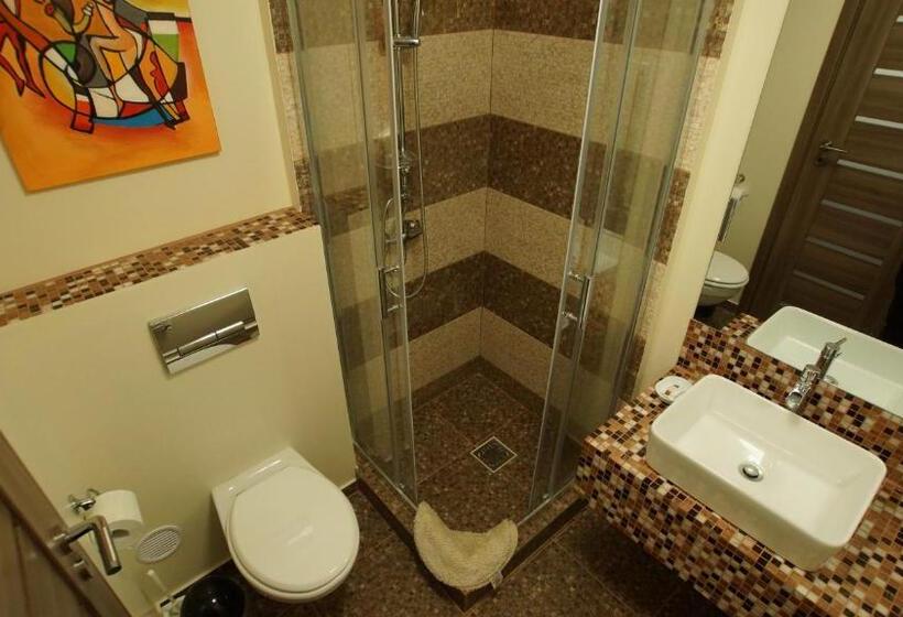 Chambre Deluxe, Vila Fara Nume