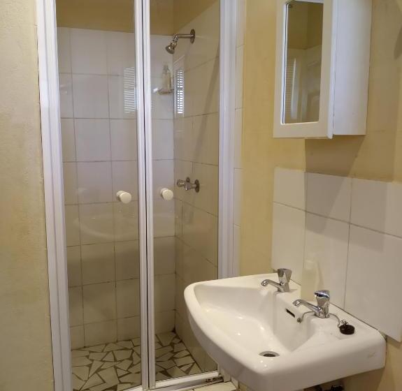 غرفة قياسية فردية, Route 62 B&b