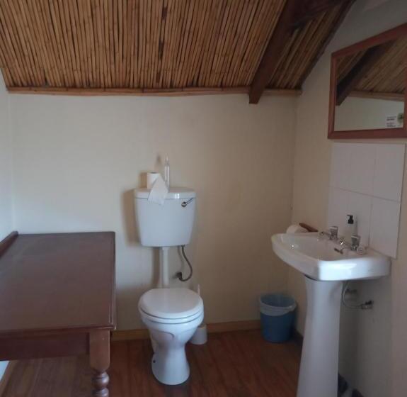 غرفة عائلية, Route 62 B&b