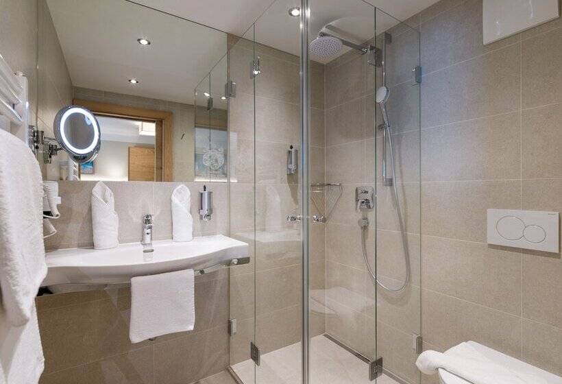 标准三人间, Alpen Glück Hotel Unterm Rain Garni
