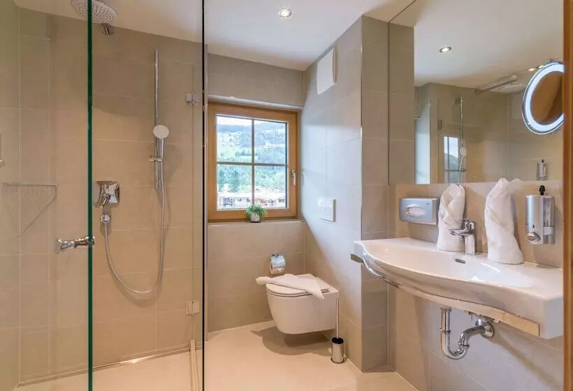 اتاق استاندارد چهار تخته, Alpen Glück Hotel Unterm Rain Garni
