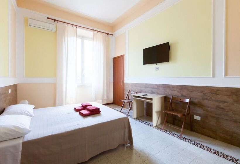 חדר סטנדרט לשלושה, Furio Camillo