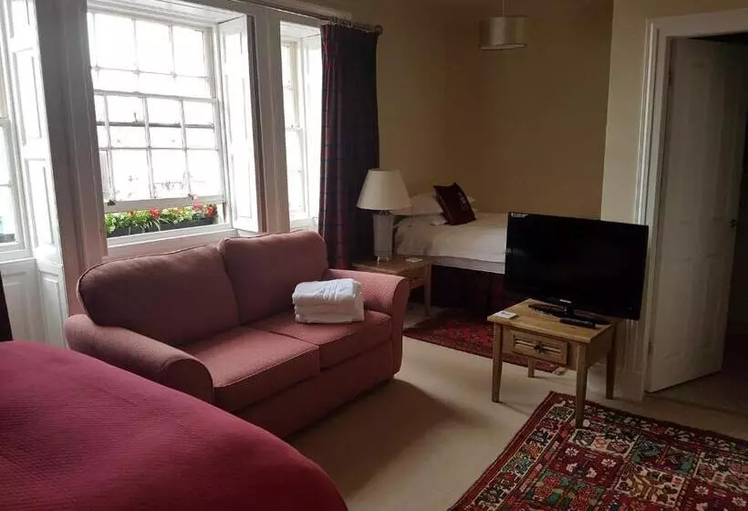 Family Room, Black Bull