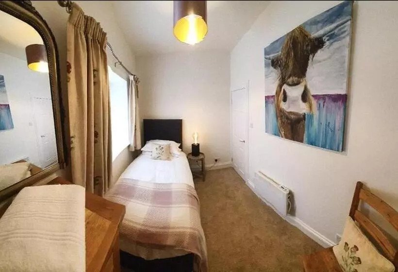 Habitació Triple Estàndard, Black Bull