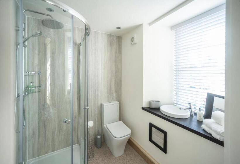 Quarto Estandar, Black Bull