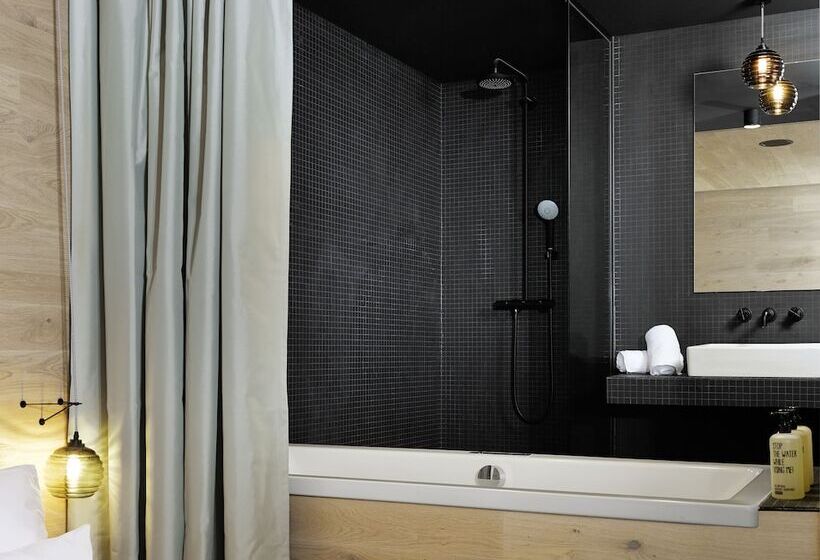 Standardzimmer, 25hours Hotel Bikini Berlin