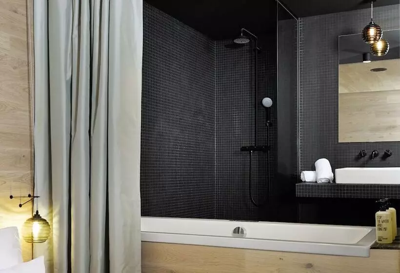 Standardzimmer, 25hours Hotel Bikini Berlin