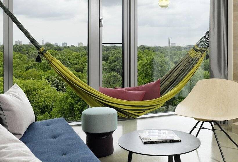 Standardzimmer, 25hours Hotel Bikini Berlin