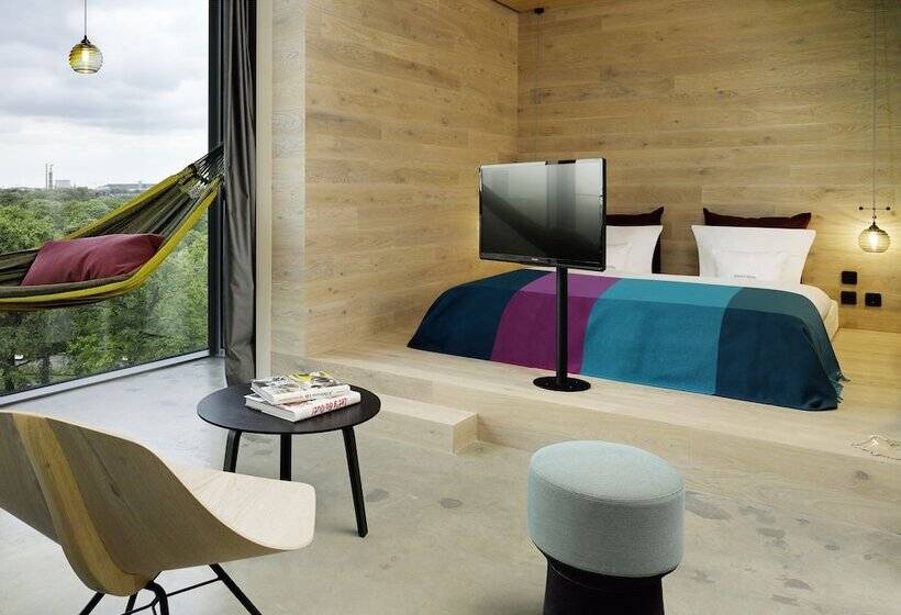 Standardzimmer, 25hours Hotel Bikini Berlin