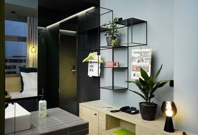 Standardzimmer, 25hours Hotel Bikini Berlin