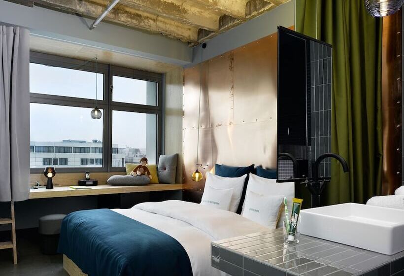 Standardzimmer, 25hours Hotel Bikini Berlin