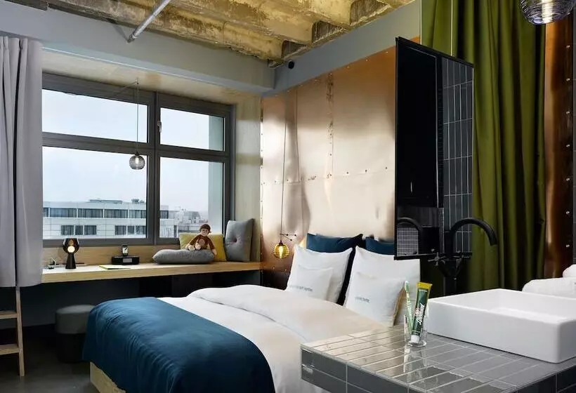 Standardzimmer, 25hours Hotel Bikini Berlin