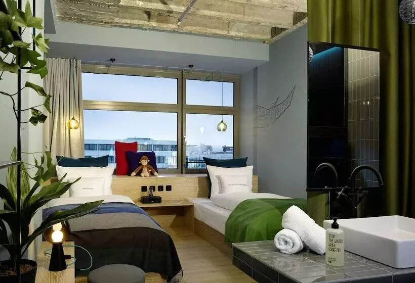 Standardzimmer, 25hours Hotel Bikini Berlin