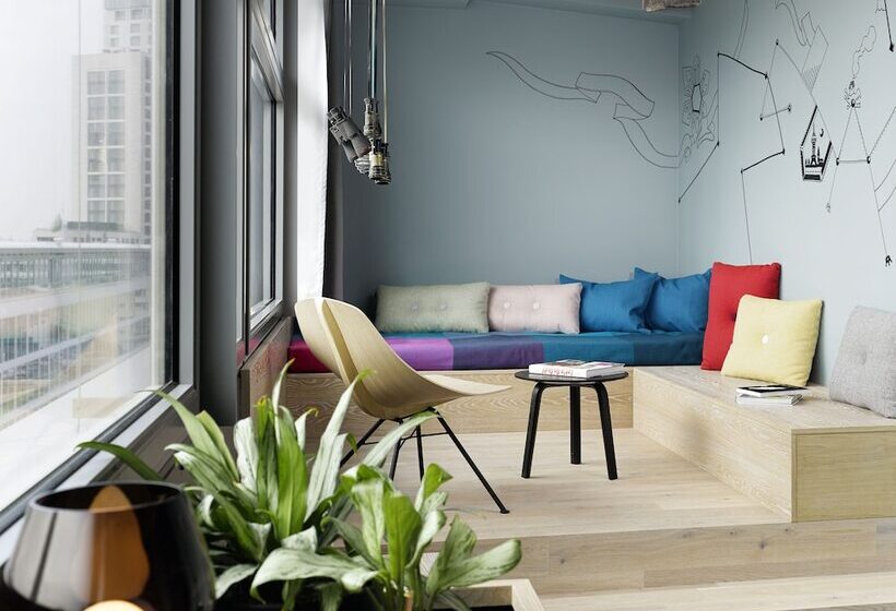 Standardzimmer, 25hours Hotel Bikini Berlin