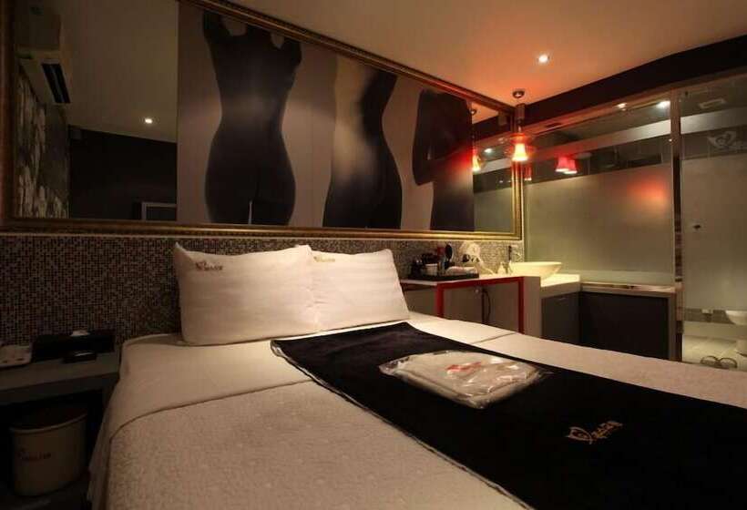 חדר סטנדרט, Fox