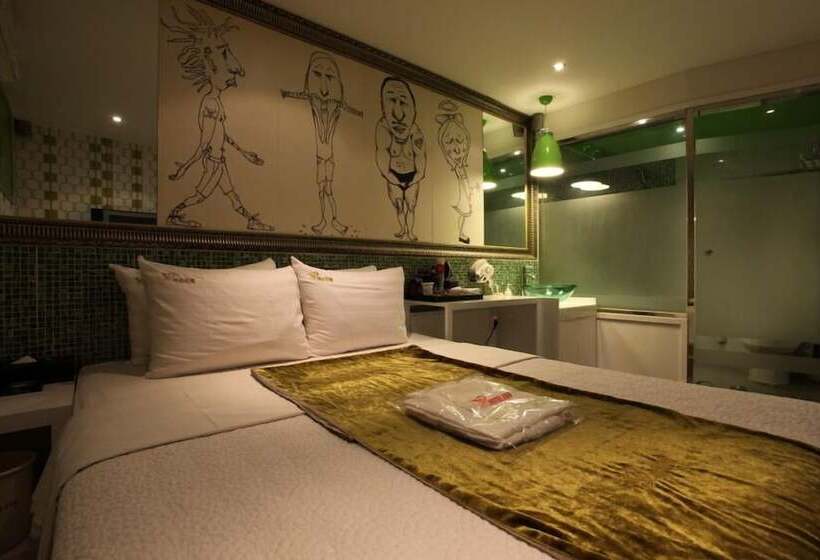 חדר סטנדרט, Fox