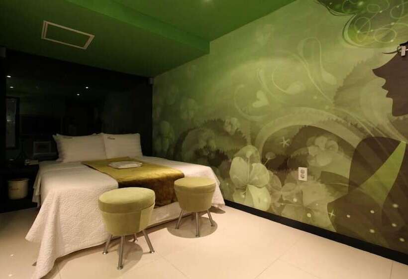 חדר דלוקס, Fox