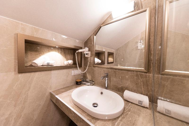 테라스 디럭스 룸, Heritage Hotel Tisno