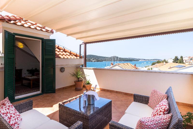 테라스 디럭스 룸, Heritage Hotel Tisno