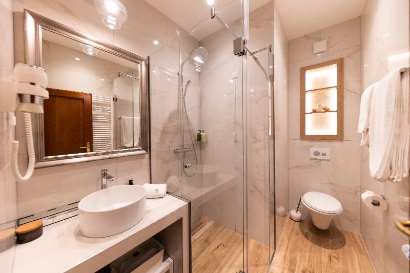 디럭스 룸, Heritage Hotel Tisno