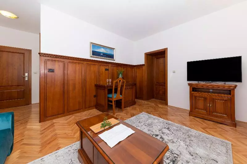 デラックスルーム, Heritage Hotel Tisno