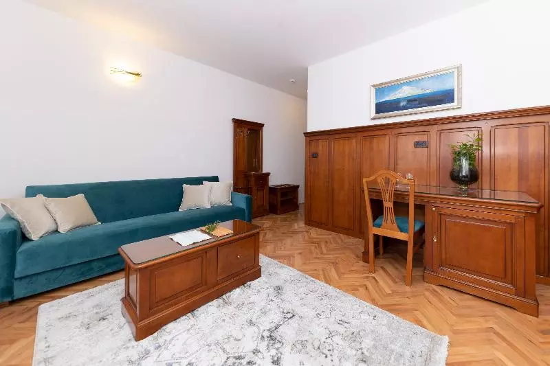 デラックスルーム, Heritage Hotel Tisno