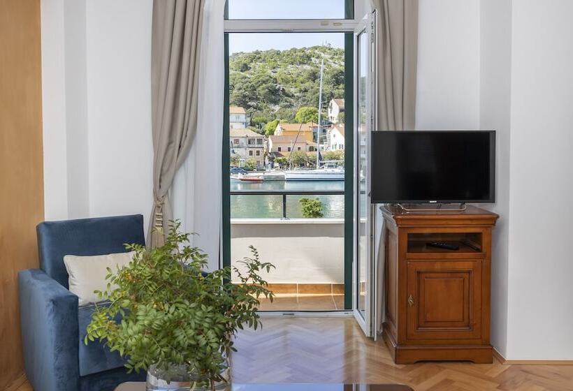 주니어 스위트 바다 전망, Heritage Hotel Tisno