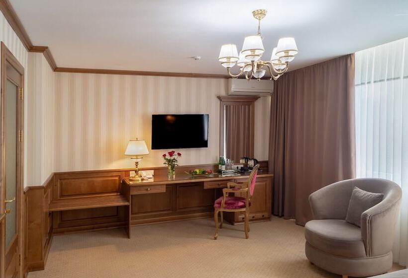 سوییت جونیور, Nadiya