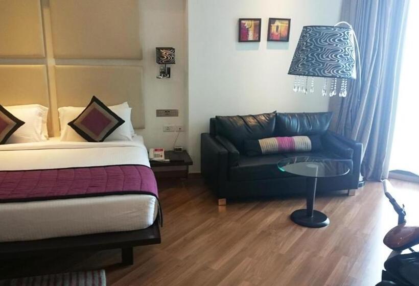 Номер Клуб Кровать Кинг, Ramada By Wyndham Navi Mumbai