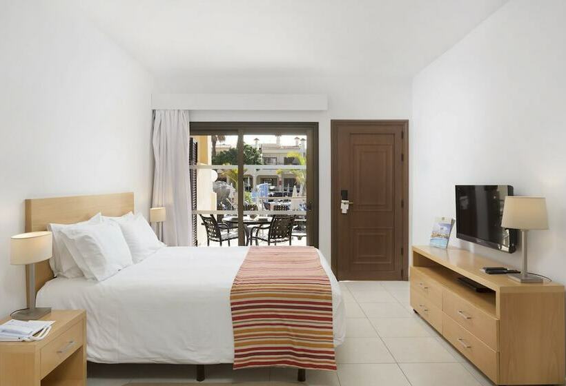 Escritório Estándar, Royal Sunset Beach Club