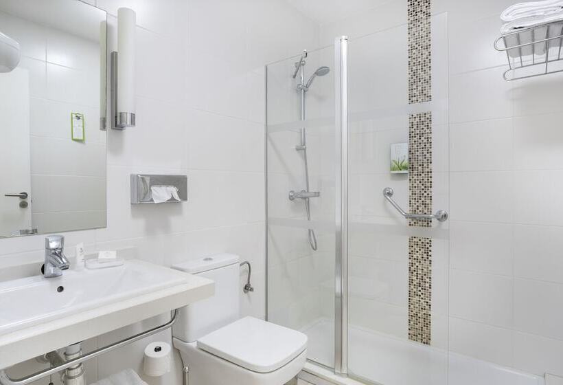 スタンダードスタジオ, Royal Sunset Beach Club