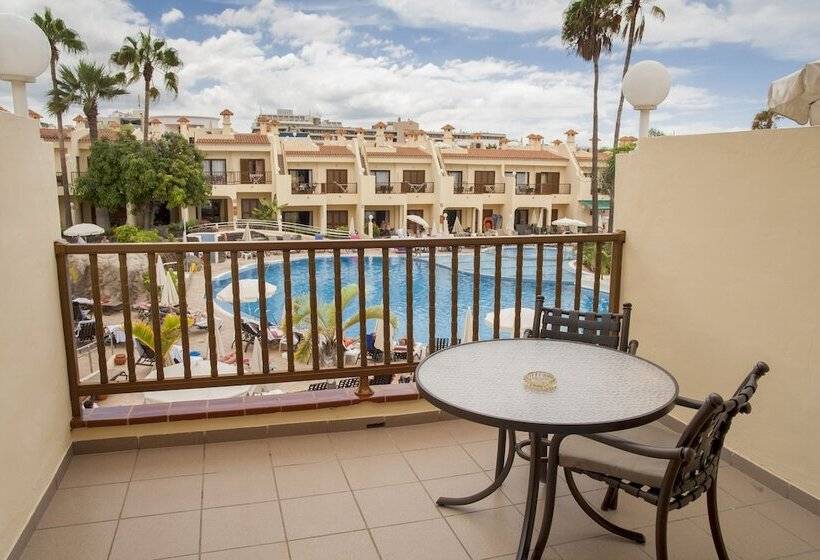 スタンダードスタジオ, Royal Sunset Beach Club