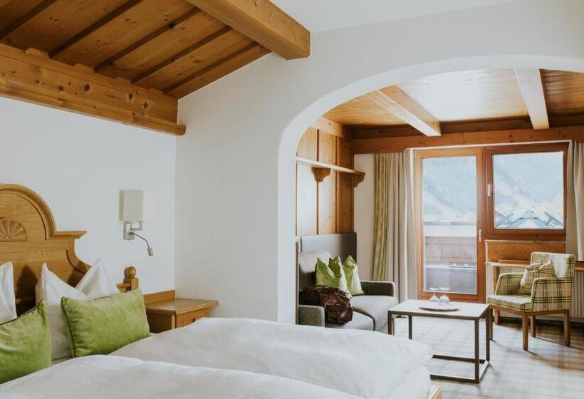 جناح جونيور, Tauernhof