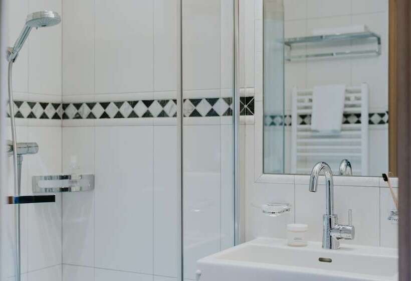 غرفة قياسية فردية, Tauernhof