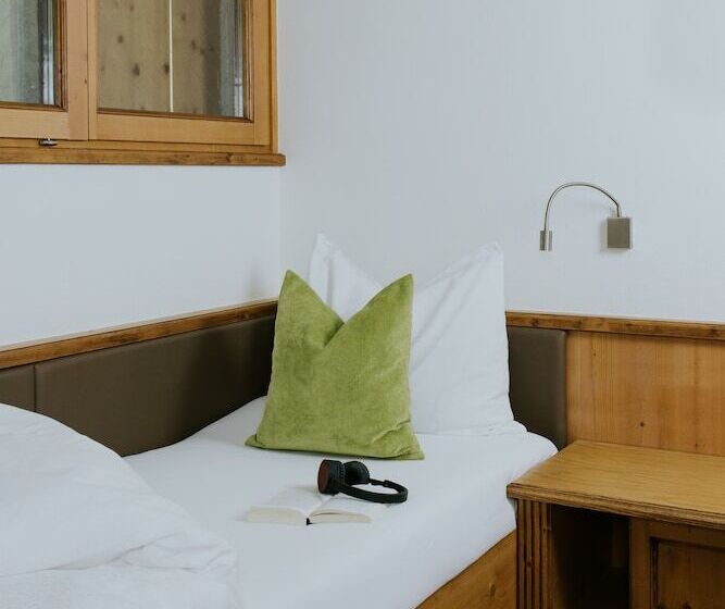 غرفة قياسية فردية, Tauernhof